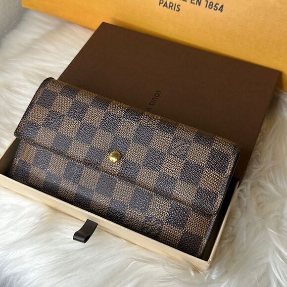 💯 Authentic Louis Vuitton DE Trifold Wallet 🍀 - Picture 7 of 14